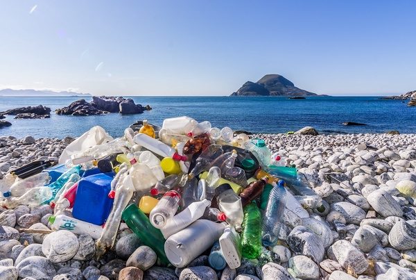 Plastic-waste-beach