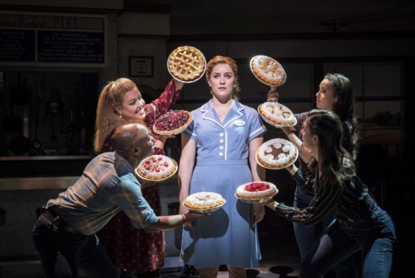 Waitress-at-New-Wimbledon-Theatre