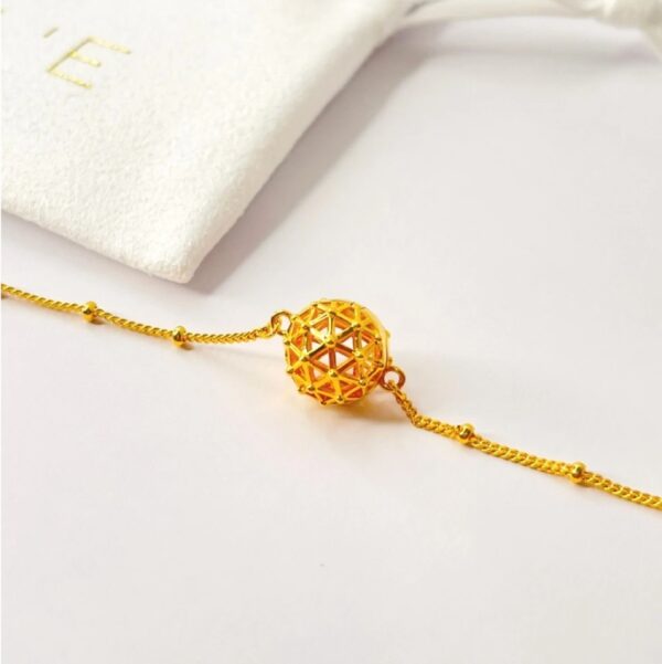 Aromatherapy-LUXE-Diffuser-Bracelet-18k-Gold-Plated