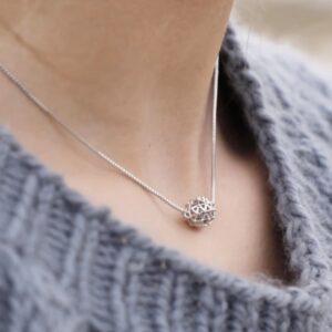 Aromatherapy-LUXE-Mini-Diffuser-Necklace-silver