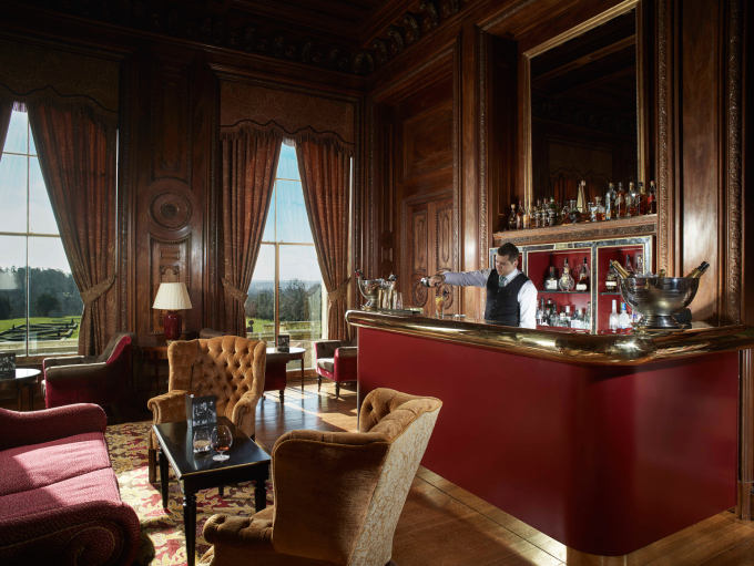 Cliveden-House-darling-magazine-uk-christmas-festive-destination-Library-Bar