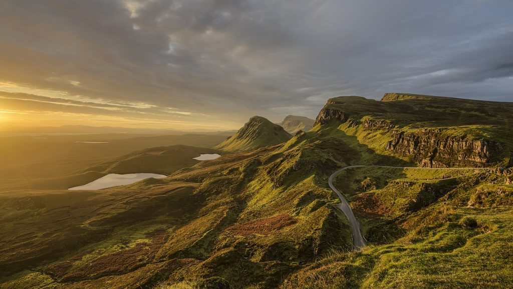 Scotland’s Ultimate Road Trip: Exploring the Highlands Like a Local-paxabay-image-mountains