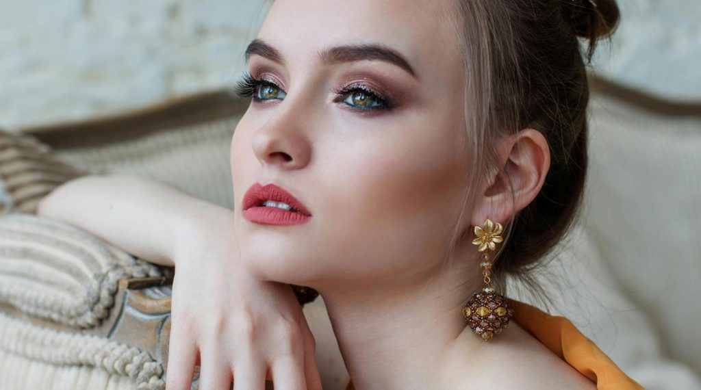 Rejuvenate Your Look with the Latest Skin-Lifting Innovations-darlingmagazineuk
